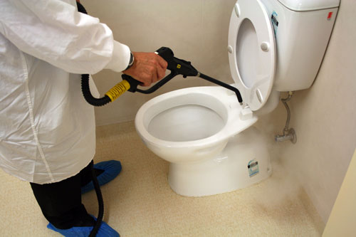 Toilet Cleaning with High Pressure Lance